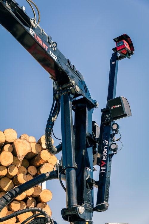 System HiVision składa się z czterech kamer umieszczonych na szczycie żurawia leśnego